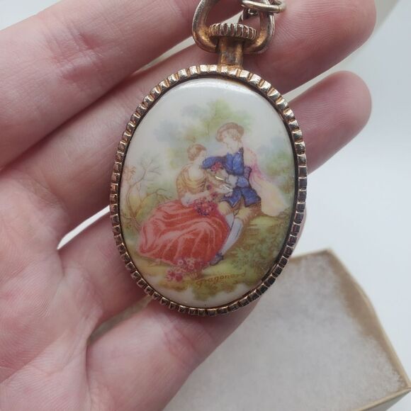 Victorian courting couple cameo intricate necklace gorgeous openwork - Picture 2 of 3
